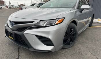 2018 Toyota Camry Hybrid SE full