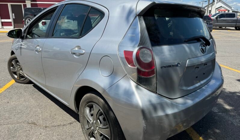 2013 Toyota Prius C Hybrid full