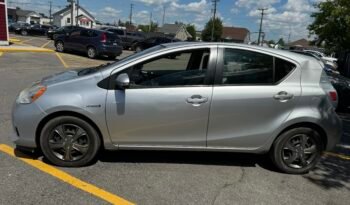 2013 Toyota Prius C Hybrid full