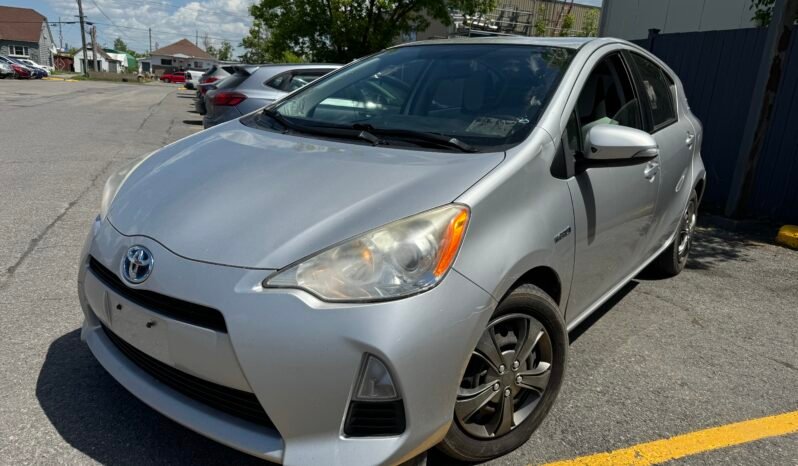 2013 Toyota Prius C Hybrid full