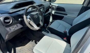 2013 Toyota Prius C Hybrid full