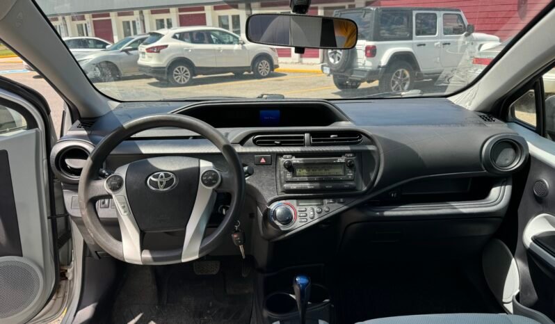 2013 Toyota Prius C Hybrid full