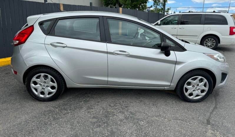 2013 Ford Fiesta SE full