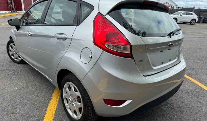 2013 Ford Fiesta SE full