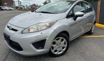 2013 Ford Fiesta SE full