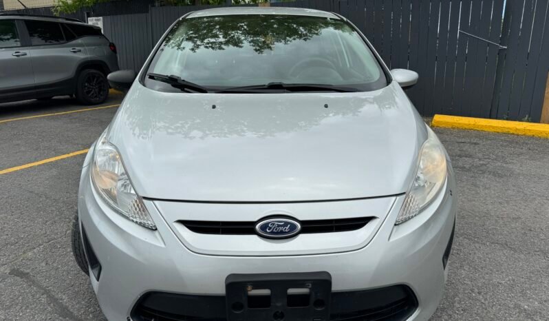 2013 Ford Fiesta SE full