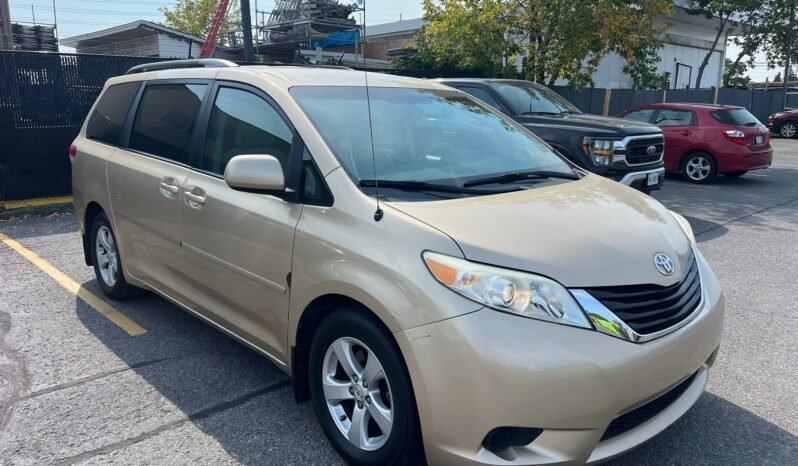 2012 TOYOTA SIENNA LE 5DR V6 8-PASSSANGERS full